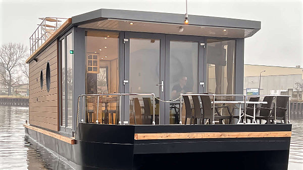 Lastminute Hausboot mit Dachterrasse für 6 Personen