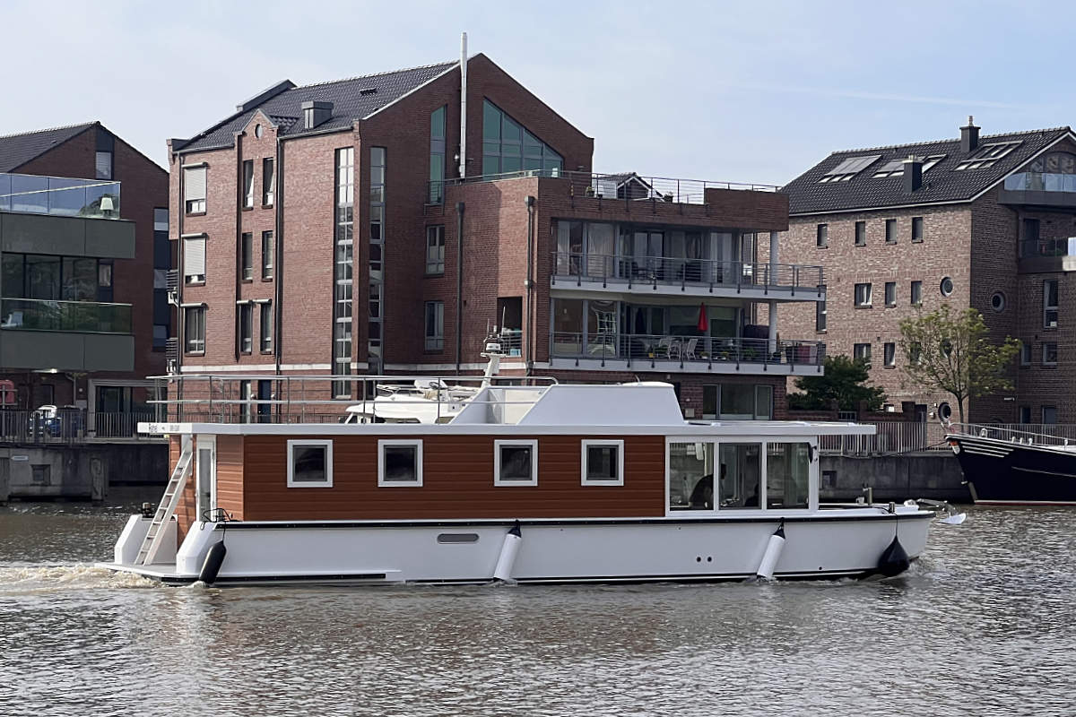 Hausboot 'Rahel' - Seitenansicht